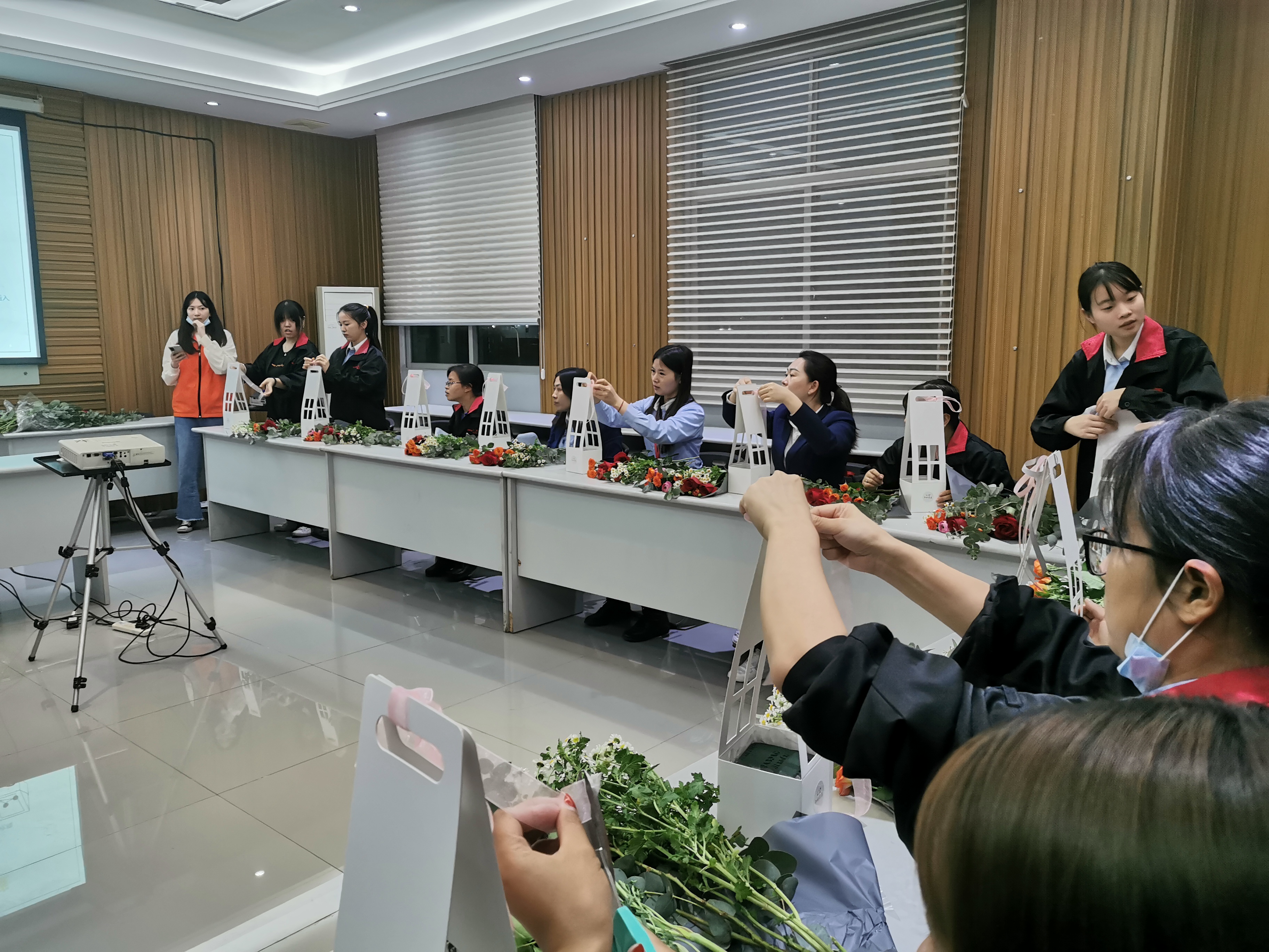 台一盈拓女职工花艺DIY主题活动(图3)